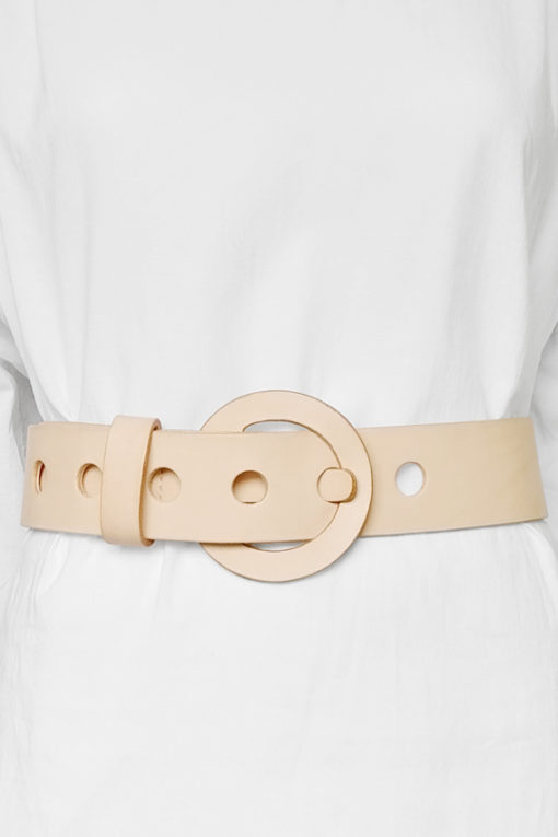 Ceinture Calypso design Fabien Ifirès, accessoire de mode entièrement en cuir fabriqué à la main à Paris dans notre atelier.