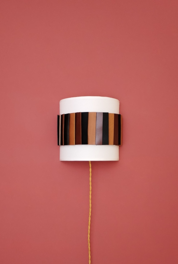 Atelier Fabien Ifires Paris - applique tissu tendu blanc et lamelles de cuir - 100% made in France